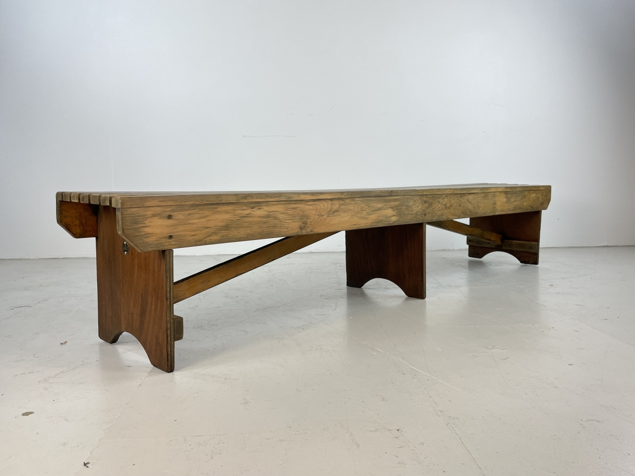 Vintage industrial wooden London underground bench - Storia